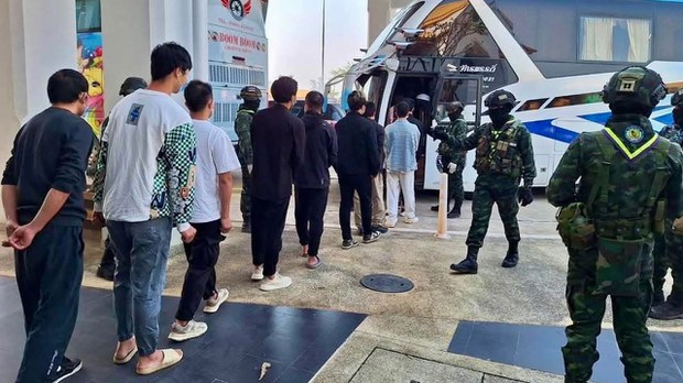 မြဝတီငွေလိမ်လုပ်ငန်းက နောက်ထပ် တရုတ်နိုင်ငံသား ၄၅၀ ကျော်ကို နေရပ်ပြန်ပို့ မြဝတီငွေလိမ်လုပ်ငန်းက နောက်ထပ် တရုတ်နိုင်ငံသား ၄၅၀ ကျော်ကို နေရပ်ပြန်ပို့