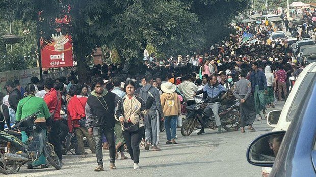 နေ့စဉ် မြန်မာနိုင်ငံသားခုနစ်ထောင်ခန့် တရုတ်နိုင်ငံထဲ ဝင်ခွင့်ရဖို့​ ကြိုးစားနေ