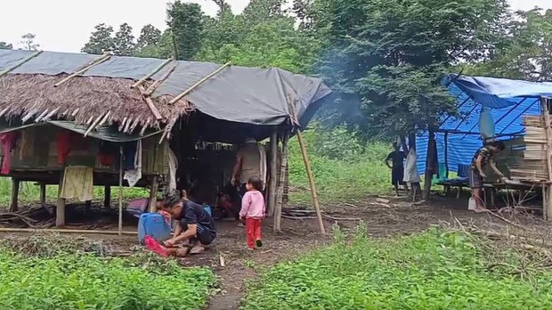 kareni-refugees.jpg kareni-refugees.jpg