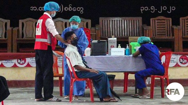 စစ်တွေမှာ သက်ကြီးပိုင်းတွေကို ကိုဗစ်ကာကွယ်ဆေး စတင်ထိုးပေးနေ စစ်တွေမှာ သက်ကြီးပိုင်းတွေကို ကိုဗစ်ကာကွယ်ဆေး စတင်ထိုးပေးနေ