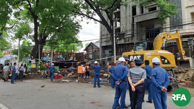 destroying-slum-house-mdy-622.jpg destroying-slum-house-mdy-622.jpg