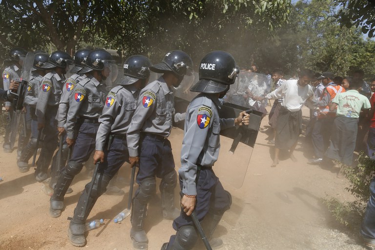 2014-02-20T120000Z_386869217_GM1EA2K145L01_RTRMADP_3_MYANMAR-UN.JPG 2014-02-20T120000Z_386869217_GM1EA2K145L01_RTRMADP_3_MYANMAR-UN.JPG