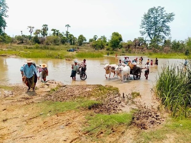 ယင်းမာပင်မြို့နယ်က စစ်ဘေးဒုက္ခသည်တွေရဲ့ တဲအိမ်တွေ မီးရှို့ခံရ ယင်းမာပင်မြို့နယ်က စစ်ဘေးဒုက္ခသည်တွေရဲ့ တဲအိမ်တွေ မီးရှို့ခံရ