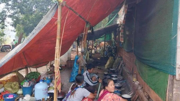 ပင်လောင်းနဲ့ ဖယ်ခုံက တိုက်ပွဲတွေကြောင့် ဒေသခံတစ်ထောင်ကျော် ထွက်ပြေးနေရ ပင်လောင်းနဲ့ ဖယ်ခုံက တိုက်ပွဲတွေကြောင့် ဒေသခံတစ်ထောင်ကျော် ထွက်ပြေးနေရ