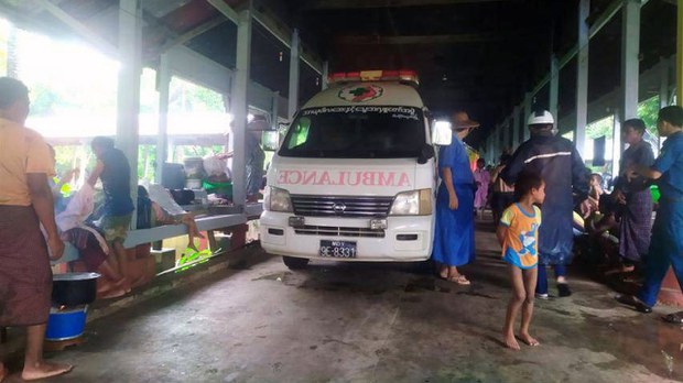 ဧရာဝတီတိုင်းက မြို့နယ်သုံးခုမှာ ရွာနှစ်ရာနီးပါး ရေနစ်မြုပ်နေ
