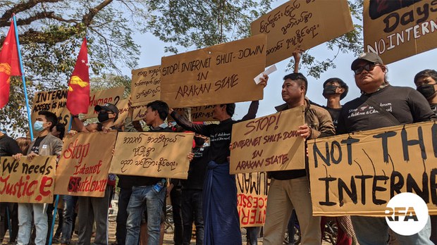 rakhine-internet-protest.jpg