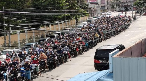 မန္တလေးနဲ့ တောင်ကြီးမှာ စက်သုံးဆီပြတ်လပ်မှု ဆိုးရွားစွာ ကြုံနေရ