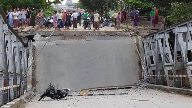 ဟိုပင်မြို့ ဝက်ကုန်းတံတား မိုင်းခွဲခံရ၊ အရပ်သားတစ်ဦး သေဆုံး ဟိုပင်မြို့ ဝက်ကုန်းတံတား မိုင်းခွဲခံရ၊ အရပ်သားတစ်ဦး သေဆုံး