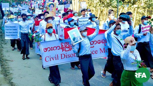 ဖားကန့်က CDM ပညာရေးဝန်ထမ်း ၉၆၁ ဦး အလုပ်ထုတ်ခံရ
