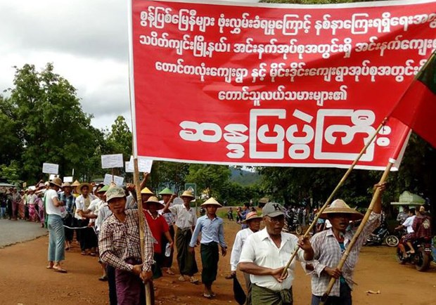 hteegyant-farmers-protect-620.jpg hteegyant-farmers-protect-620.jpg