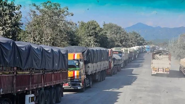 ကျပ်သိန်းပေါင်း နှစ်သောင်း ဝန်းကျင်ရှိတဲ့ တရားမဝင်ကုန်ပစ္စည်းတွေ ဖမ်းဆီးရမိကြောင်း စစ်ကောင်စီ ထုတ်ပြန် ကျပ်သိန်းပေါင်း နှစ်သောင်း ဝန်းကျင်ရှိတဲ့ တရားမဝင်ကုန်ပစ္စည်းတွေ ဖမ်းဆီးရမိကြောင်း စစ်ကောင်စီ ထုတ်ပြန်