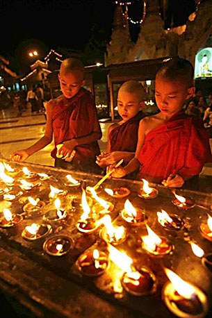 ဆီမီး ပုံဋ္ဌကီး ဆီမီး ပုံဋ္ဌကီး