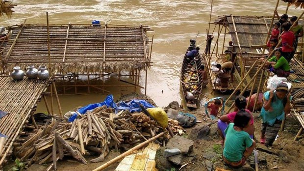 အိန္ဒိယဘက် ရွှေ့ပြောင်းသွားတဲ့ ပလက်ဝဒေသခံတချို့ အကူအညီလိုအပ်နေ အိန္ဒိယဘက် ရွှေ့ပြောင်းသွားတဲ့ ပလက်ဝဒေသခံတချို့ အကူအညီလိုအပ်နေ