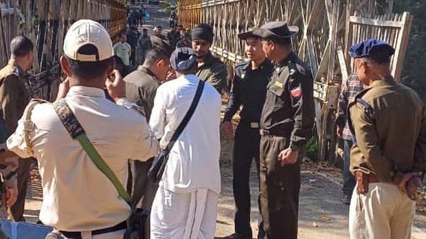 မဏိပူရ်ထောင်က လွတ်ရက်စေ့ မြန်မာအမျိုးသမီးနဲ့ ကလေးတွေ အစာငတ်ခံဆန္ဒပြ မဏိပူရ်ထောင်က လွတ်ရက်စေ့ မြန်မာအမျိုးသမီးနဲ့ ကလေးတွေ အစာငတ်ခံဆန္ဒပြ