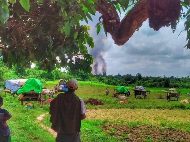 အင်းနားရွာမီးရှို့ခံရလို့ ဒေသခံ ၆၀၀ ဝန်းကျင်ထွက်ပြေး အင်းနားရွာမီးရှို့ခံရလို့ ဒေသခံ ၆၀၀ ဝန်းကျင်ထွက်ပြေး