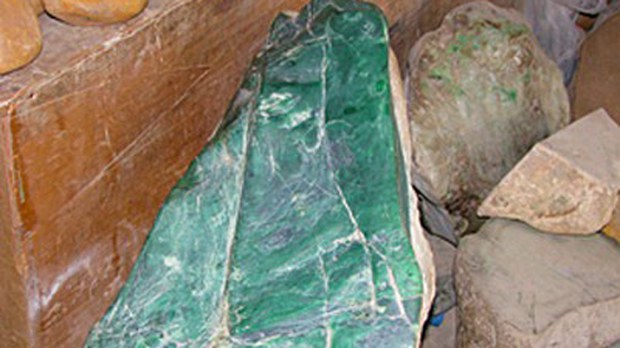 jade-622.jpg
