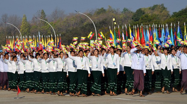 ဝန်ထမ်းတွေနဲ့ အငြိမ်းစားတွေကို လစဉ်ကျပ်သုံးသောင်း ထောက်ပံ့မယ်လို့ စစ်ကောင်စီကြေညာ ဝန်ထမ်းတွေနဲ့ အငြိမ်းစားတွေကို လစဉ်ကျပ်သုံးသောင်း ထောက်ပံ့မယ်လို့ စစ်ကောင်စီကြေညာ