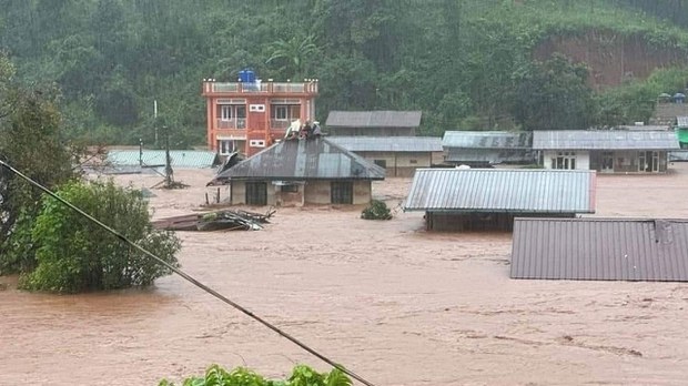 ကလောမြို့ ရေကြီးနစ်မြုပ်မှု သေဆုံးသူတစ်ရာခန့် ရှိလာ