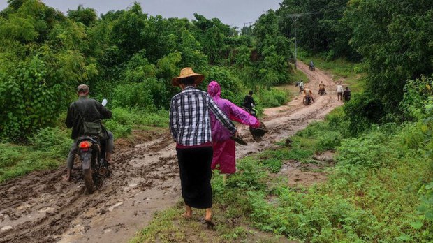 စစ်ကြောင်းဝင်လာလို့ ကန့်ဘလူမြို့နယ် ရွာ ၁၃ ရွာက ဒေသခံရှစ်ထောင်ခန့် ထွက်ပြေးရ စစ်ကြောင်းဝင်လာလို့ ကန့်ဘလူမြို့နယ် ရွာ ၁၃ ရွာက ဒေသခံရှစ်ထောင်ခန့် ထွက်ပြေးရ
