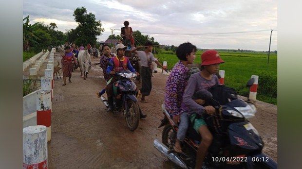ကန့်ဘလူ ဇော်ချောင်းရွာ မီးရှို့ခံရပြီး အနီးအနားဒေသခံ ငါးထောင်ခန့်ပါ ထွက်ပြေးရ ကန့်ဘလူ ဇော်ချောင်းရွာ မီးရှို့ခံရပြီး အနီးအနားဒေသခံ ငါးထောင်ခန့်ပါ ထွက်ပြေးရ
