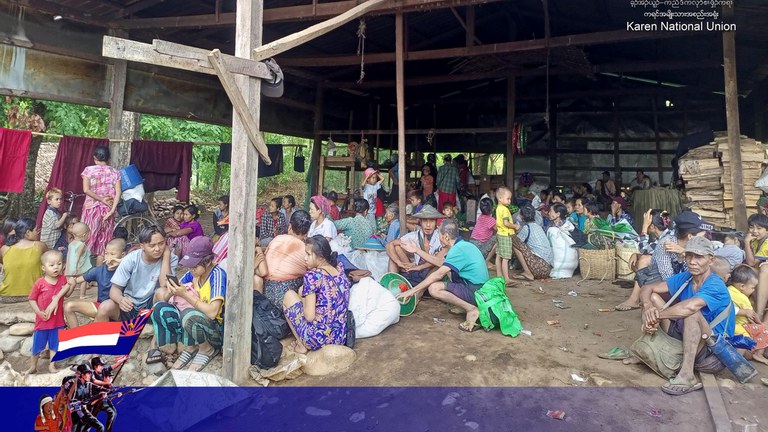 ညောင်လေးပင်ခရိုင် မူးမြို့နယ်မှ စစ်ဘေးဒုက္ခသည်များအား ၂၀၂၃ ခုနှစ် မေလ ၁၆ ရက်နေ့က တွေ့ရစဉ်။ (Photo: 𝗞𝗮𝗿𝗲𝗻 𝗡𝗮𝘁𝗶𝗼𝗻𝗮𝗹 𝗨𝗻𝗶𝗼𝗻)