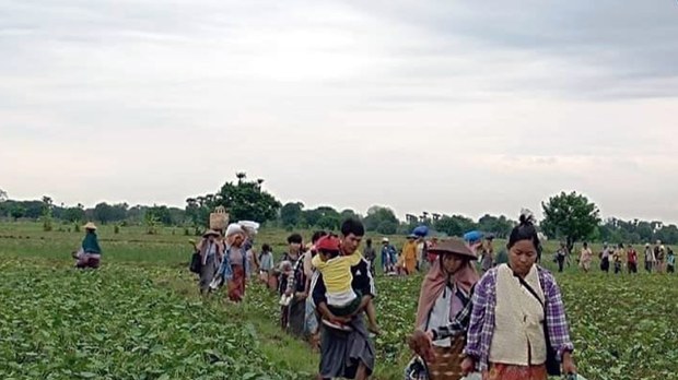 ခင်ဦးမှာ လက်နက်ကြီးကြောင့် အရပ်သား ခြောက်ဦးသေဆုံး ခင်ဦးမှာ လက်နက်ကြီးကြောင့် အရပ်သား ခြောက်ဦးသေဆုံး