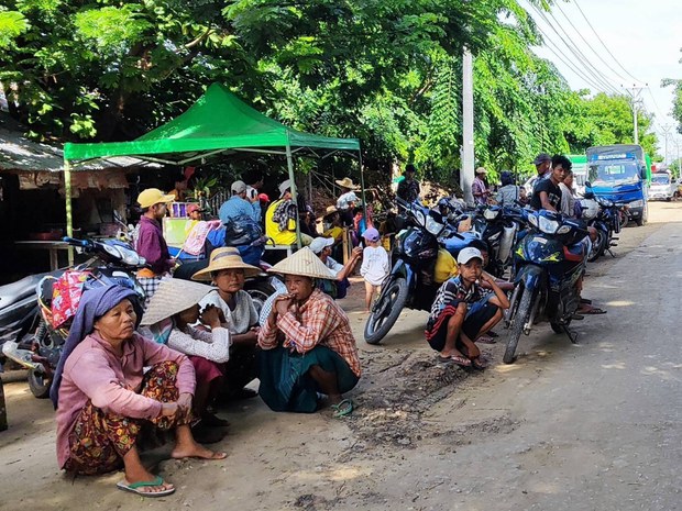 ခင်ဦးမှာ စစ်ကြောင်းဝင်လာလို့ ဒေသခံ ငါးထောင်ခန့် ထွက်ပြေးရ