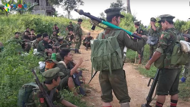 ဗန်းမော်က စစ်ကောင်စီ လက်ကျန်တပ်ရင်းတွေကို KIA ပိတ်ဆို့ တိုက်ခိုက်နေ ဗန်းမော်က စစ်ကောင်စီ လက်ကျန်တပ်ရင်းတွေကို KIA ပိတ်ဆို့ တိုက်ခိုက်နေ