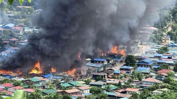 ဖားကန့် ဆိုင်းတောင်ရွာ စစ်ကောင်စီ ရဲစခန်း KIA သိမ်းပိုက် ဖားကန့် ဆိုင်းတောင်ရွာ စစ်ကောင်စီ ရဲစခန်း KIA သိမ်းပိုက်