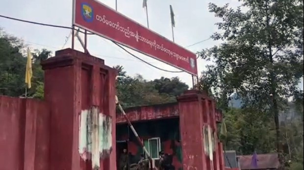 တရုတ်-မြန်မာနယ်စပ်အနီးက နယ်ခြားစောင့်တပ်ရင်းကို KIA ထပ်မံသိမ်းယူ တရုတ်-မြန်မာနယ်စပ်အနီးက နယ်ခြားစောင့်တပ်ရင်းကို KIA ထပ်မံသိမ်းယူ