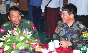 kio-gov-peace-talk-305.jpg kio-gov-peace-talk-305.jpg