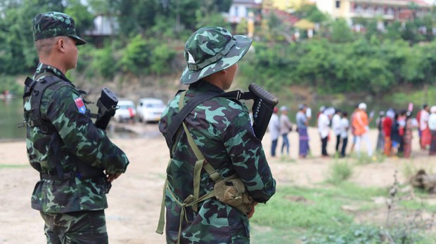 ဖာပွန်ခရိုင်တွင်းက စစ်ကောင်စီ ဝန်ထမ်းတွေကို KNLA သတိပေး ဖာပွန်ခရိုင်တွင်းက စစ်ကောင်စီ ဝန်ထမ်းတွေကို KNLA သတိပေး