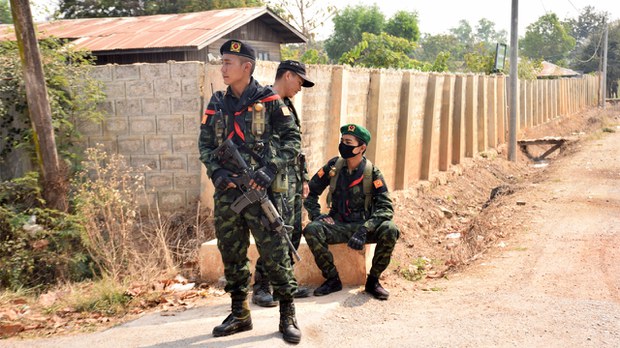 အပစ်အခတ်ရပ်စဲထားတဲ့ ကလလတအဖွဲ့ စစ်ကောင်စီကို ပြန်တိုက် အပစ်အခတ်ရပ်စဲထားတဲ့ ကလလတအဖွဲ့ စစ်ကောင်စီကို ပြန်တိုက်