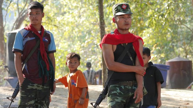 ဖာပွန်က ဌာနဆိုင်ရာဝန်ထမ်းတွေ ၁၀ ရက်အတွင်းထွက်ခွာဖို့ KNU ထုတ်ပြန်