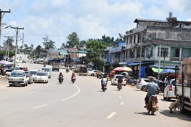 ကွတ်ခိုင်မှာ ကျေးဇူးတော်ချီးမွမ်းပွဲအတွက် စပါးသွားကြိတ်တဲ့ လူငယ်တွေ ပစ်ခတ်ခံရ