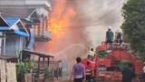 ကျိုက်မရောမြို့နယ်မှာ လက်နက်ကြီးကြောင့် နေအိမ်သုံးဆယ်ကျော် မီးလောင်ပျက်စီး