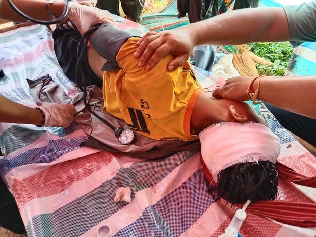 မိုးဗြဲမှာ မိုင်းနင်းမိလို့ ကလေးငယ်သုံးဦး ဒဏ်ရာရ မိုးဗြဲမှာ မိုင်းနင်းမိလို့ ကလေးငယ်သုံးဦး ဒဏ်ရာရ