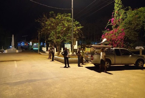 အသံတိတ်သပိတ်မှာ မပါကြဖို့ သတိပေးသူ သေနတ်နဲ့ ပစ်ခတ်ခံရ