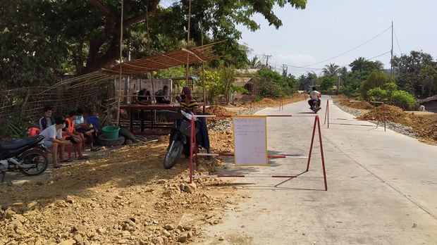 စနဲမြို့ရဲစခန်း စခန်းမှူးကို AA ဖမ်းဆီးသွားတယ်လို့ ဒေသခံတွေပြော စနဲမြို့ရဲစခန်း စခန်းမှူးကို AA ဖမ်းဆီးသွားတယ်လို့ ဒေသခံတွေပြော