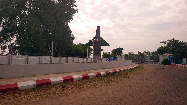 မကွေးလေတပ်စခန်းထဲပေါက်ကွဲမှု တိုက်လေယာဉ်လေးစီး ပျက်စီးခဲ့ကြောင်း ဒေသခံတွေပြော