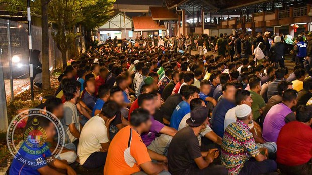 မလေးရှားမှာ တစ်ပတ်အတွင်း အထောက်အထားမဲ့ မြန်မာ တစ်ထောင်ကျော် ဖမ်းဆီးခံရ မလေးရှားမှာ တစ်ပတ်အတွင်း အထောက်အထားမဲ့ မြန်မာ တစ်ထောင်ကျော် ဖမ်းဆီးခံရ