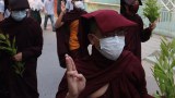 မန္တလေးမှာ ကိုဗစ်စစ်ဆေးရေးဂိတ် စောင့်ရမယ့်အမိန့် သံဃာတွေ ဖျက်သိမ်း