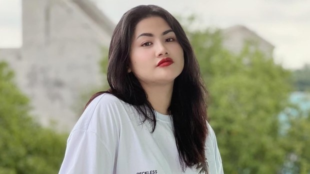 သရုပ်ဆောင် မေပန်းချီကို စစ်ခုံရုံးက ထောင်သုံးနှစ်ချ