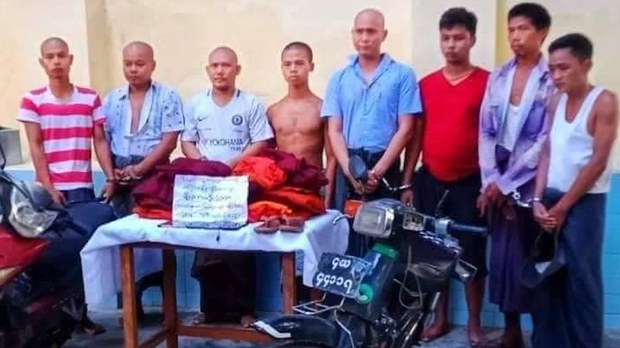မန္တလေးသံဃသမဂ္ဂ စစ်ကြောင်းက သံဃာငါးပါးနဲ့ လူပုဂ္ဂိုလ်သုံးဦး ထောင်သုံးနှစ်စီချခံရ မန္တလေးသံဃသမဂ္ဂ စစ်ကြောင်းက သံဃာငါးပါးနဲ့ လူပုဂ္ဂိုလ်သုံးဦး ထောင်သုံးနှစ်စီချခံရ