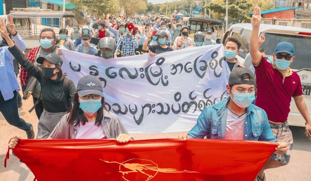 မန္တလေးမြို့က သပိတ်စစ်ကြောင်း နှစ်ခု ဖြိုခွင်းခံရ မန္တလေးမြို့က သပိတ်စစ်ကြောင်း နှစ်ခု ဖြိုခွင်းခံရ