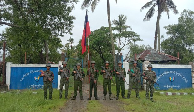 ဘင်္ဂလားဒေ့ရှ်နယ်စပ်ကို AA ထိန်းချုပ်ထားပြီလို့ မောင်တောမြို့ခံတွေ ပြော ဘင်္ဂလားဒေ့ရှ်နယ်စပ်ကို AA ထိန်းချုပ်ထားပြီလို့ မောင်တောမြို့ခံတွေ ပြော