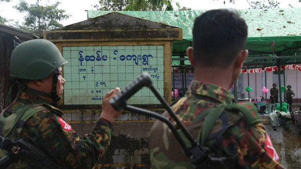 မိုးမောက်မှာ တိုက်ပွဲဖြစ်ပြီး စစ်ကောင်စီတပ်ဖွဲ့ဝင် လေးဦးကို KIA ဖမ်းဆီး မိုးမောက်မှာ တိုက်ပွဲဖြစ်ပြီး စစ်ကောင်စီတပ်ဖွဲ့ဝင် လေးဦးကို KIA ဖမ်းဆီး