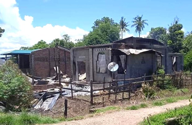 နိုင်ငံတစ်ဝန်း မီးရှို့ဖျက်ဆီးခံရတဲ့ နေအိမ်နဲ့ အဆောက်အအုံ သုံးသောင်းနီးပါးရှိလာ နိုင်ငံတစ်ဝန်း မီးရှို့ဖျက်ဆီးခံရတဲ့ နေအိမ်နဲ့ အဆောက်အအုံ သုံးသောင်းနီးပါးရှိလာ