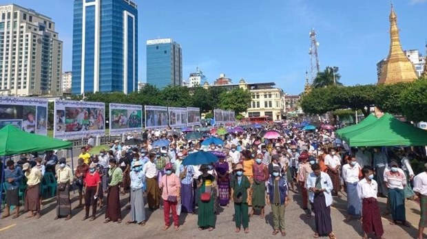 ရန်ကုန်မြို့မှာ သေဒဏ်စီရင်မှုထောက်ခံပွဲ ဘူးလက်ဦးလှဆွေ ဦးဆောင်ပြုလုပ် ရန်ကုန်မြို့မှာ သေဒဏ်စီရင်မှုထောက်ခံပွဲ ဘူးလက်ဦးလှဆွေ ဦးဆောင်ပြုလုပ်