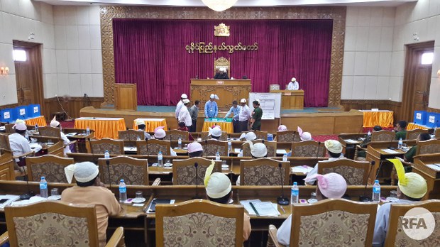 rakhine-parliament-jun29-622.jpg